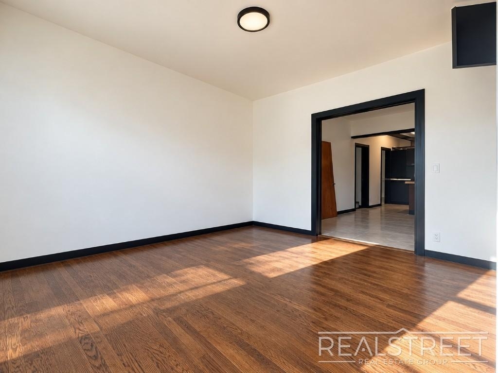 169 Irving Avenue - Photo 5