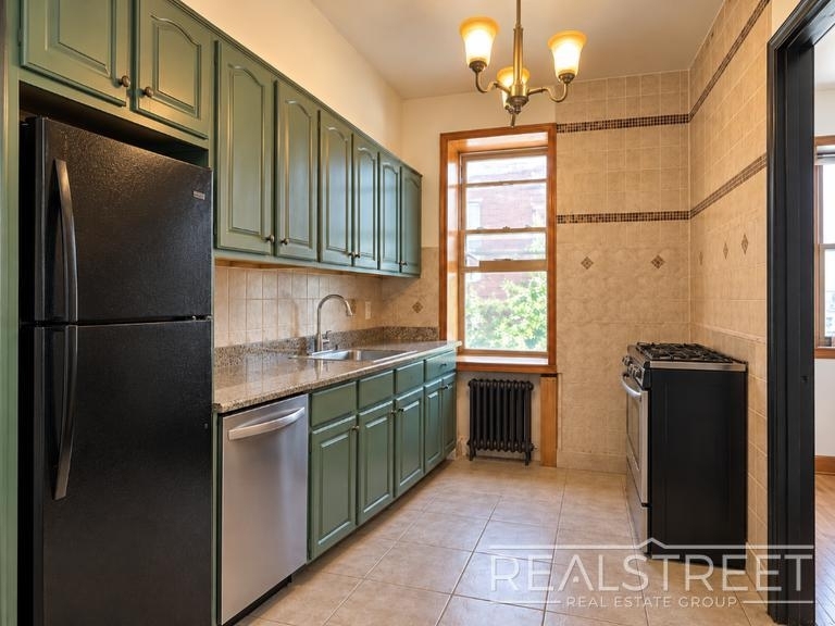 169 Irving Avenue - Photo 0
