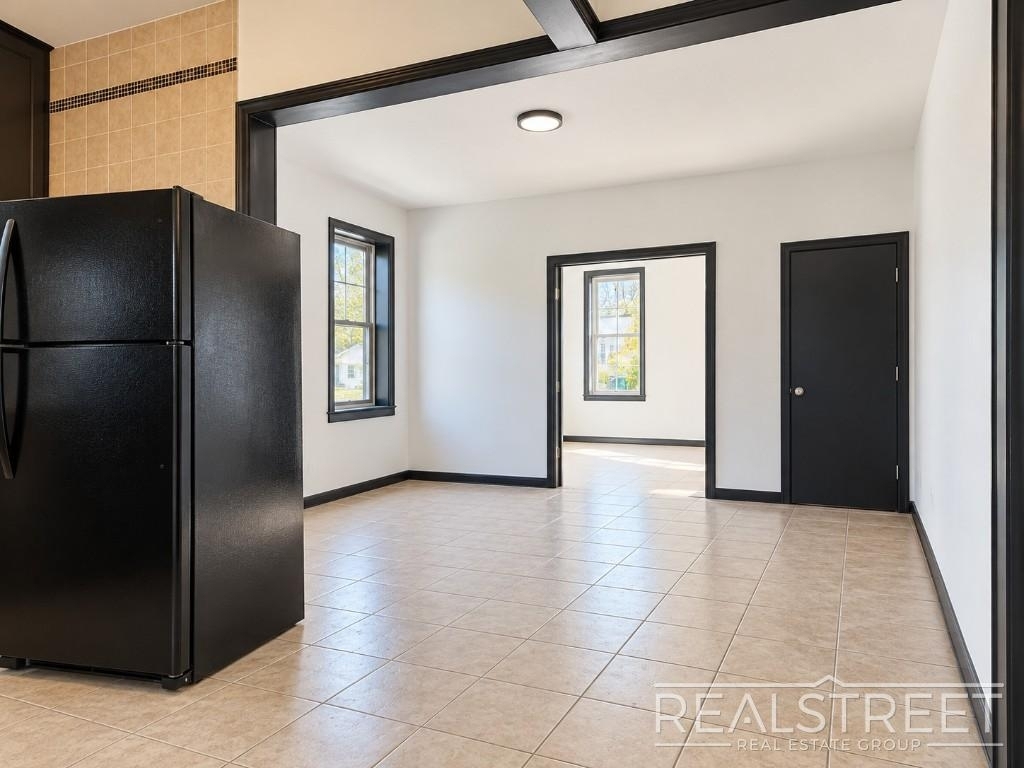 169 Irving Avenue - Photo 1