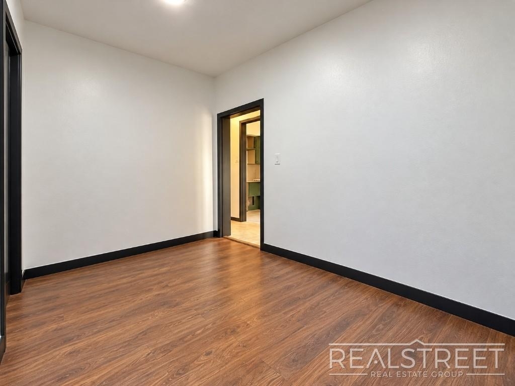 169 Irving Avenue - Photo 10