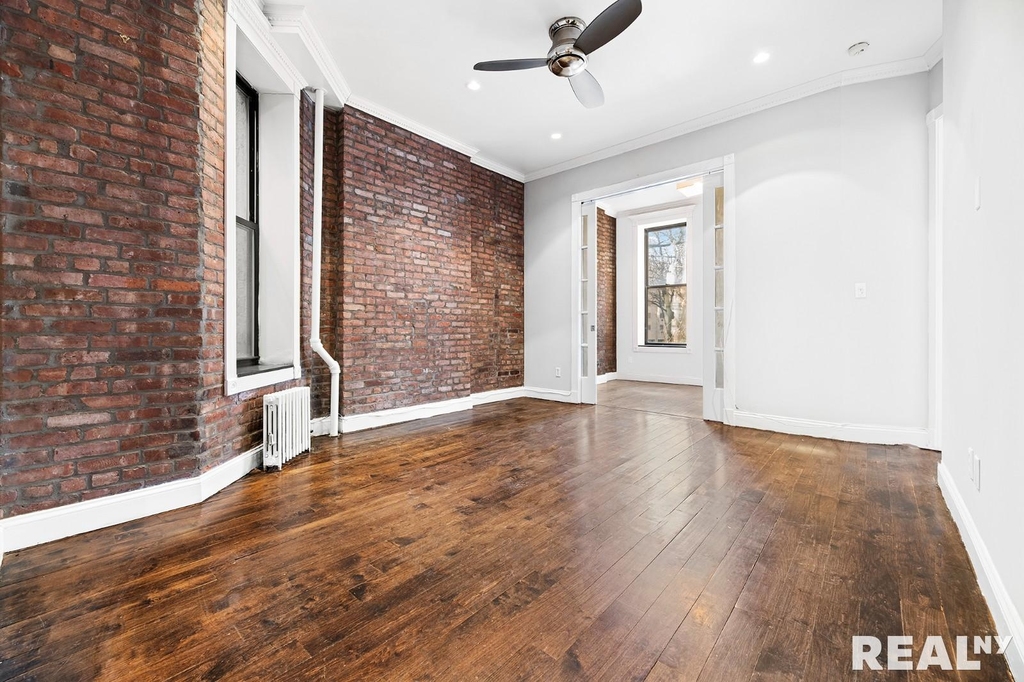 Mott Street - Photo 10