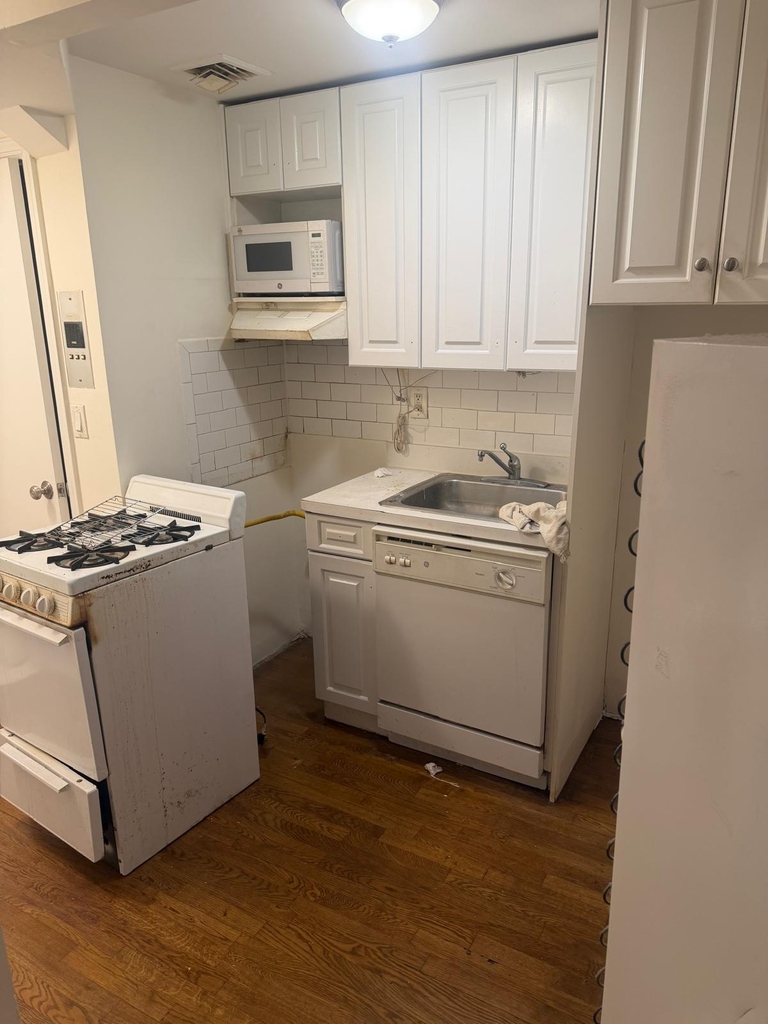 338 East 83rd Street - Photo 0