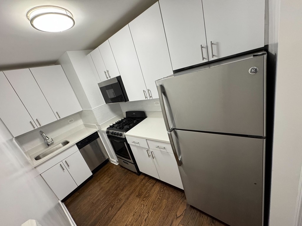 Convertible 2 Bedroom in Flatiron - Photo 2