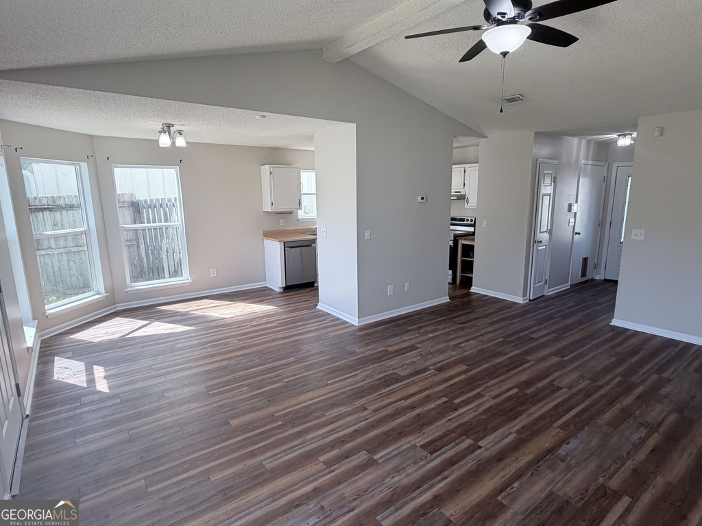 308 Lakeview Drive - Photo 2