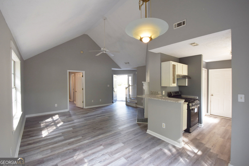 700 S Fairfield Drive - Photo 3