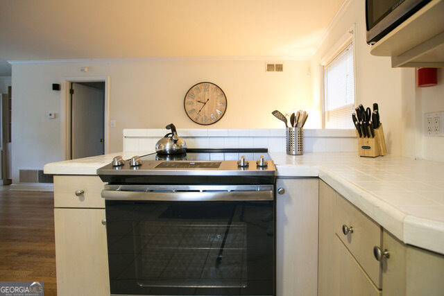 3323 Victoria Street - Photo 6