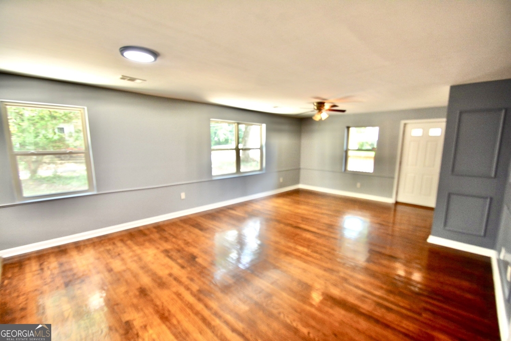 1385 Elizabeth Lane - Photo 16