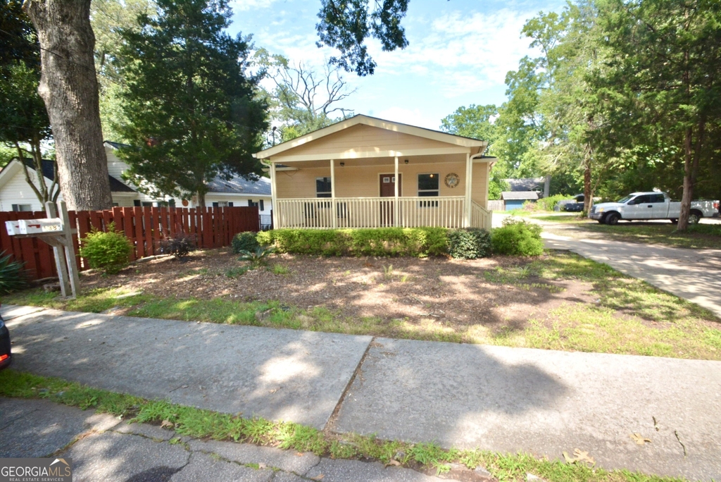 1385 Elizabeth Lane - Photo 1