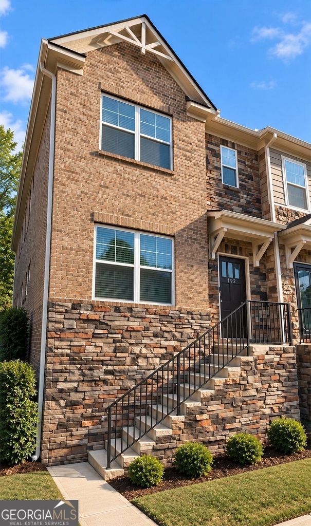 192 Mahnaz Drive - Photo 0