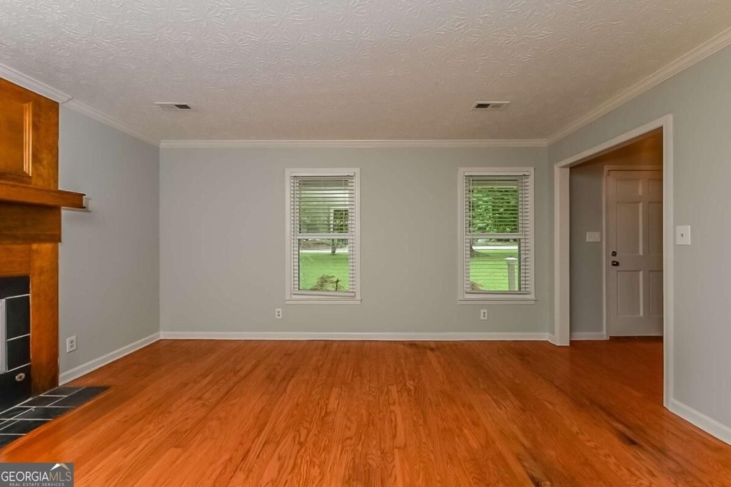 141 Mcelroy Road - Photo 4
