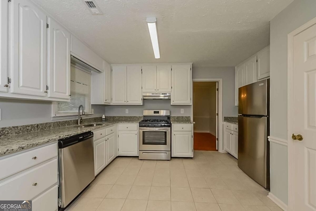 141 Mcelroy Road - Photo 1