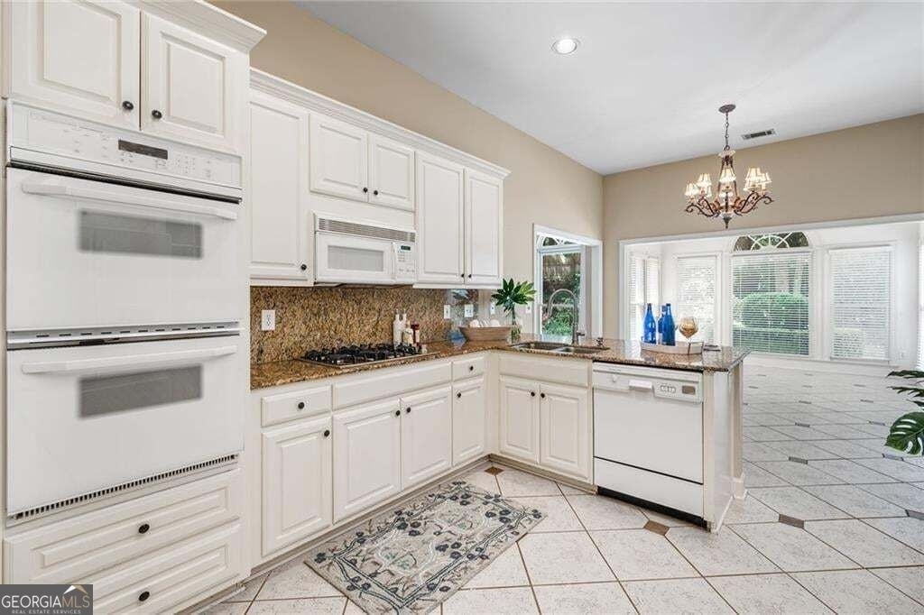 2613 Peterboro Row - Photo 2