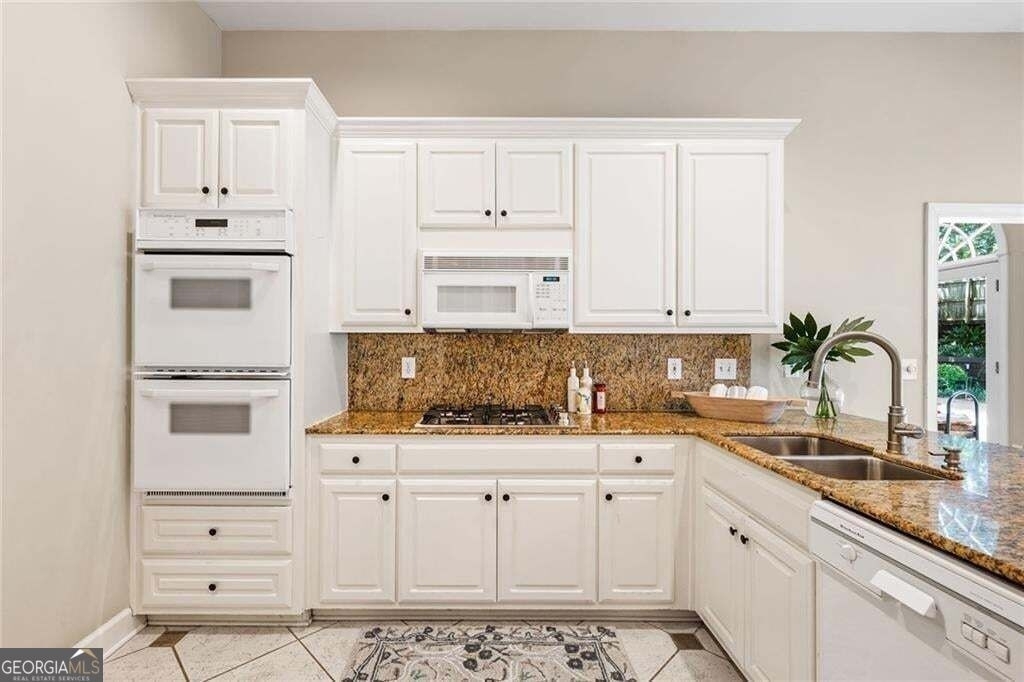 2613 Peterboro Row - Photo 17