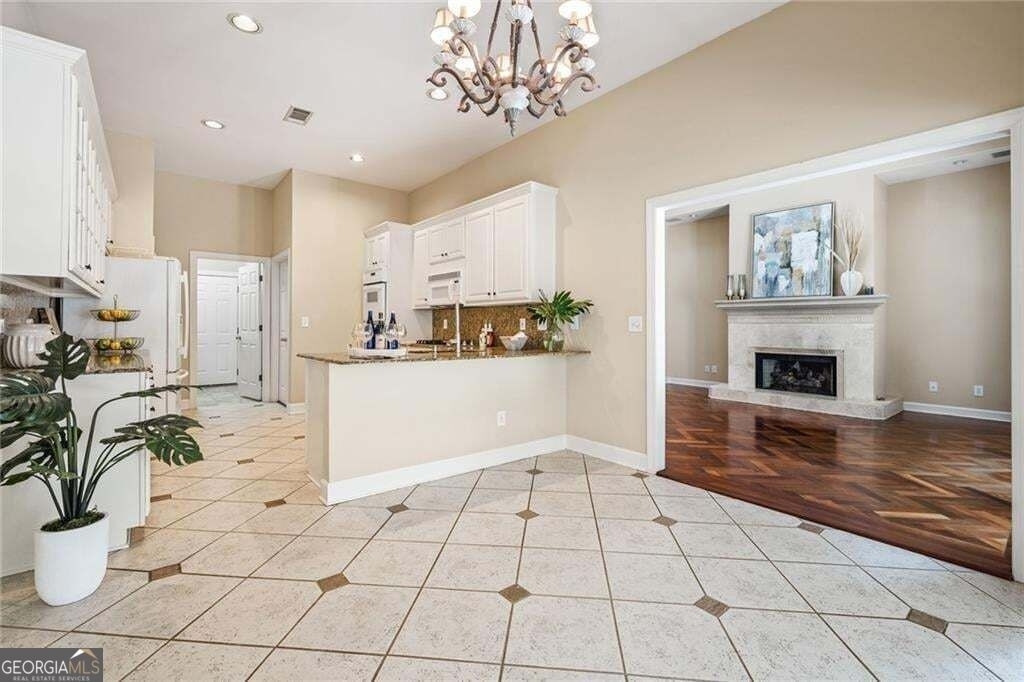 2613 Peterboro Row - Photo 16