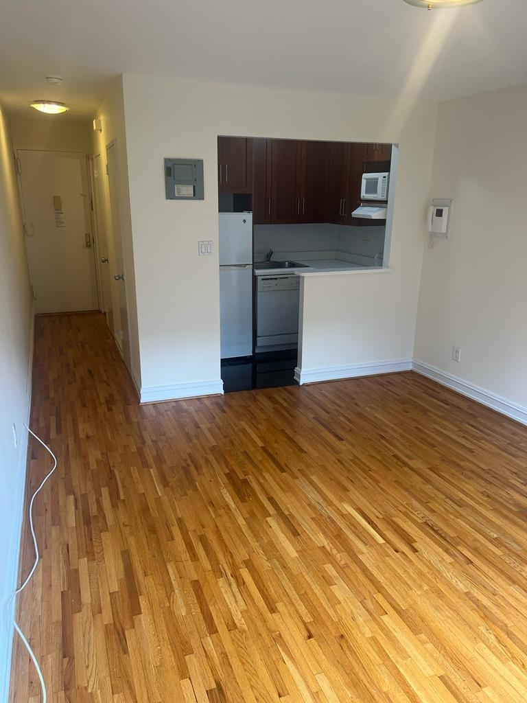 E 87 Street / York Avenue - Photo 4