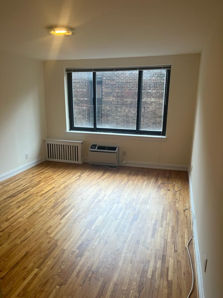 E 87 Street / York Avenue - Photo 3