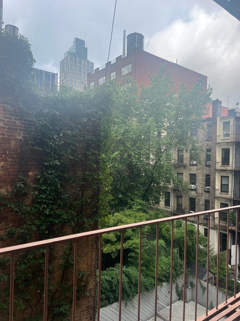 E 87 Street / York Avenue - Photo 8