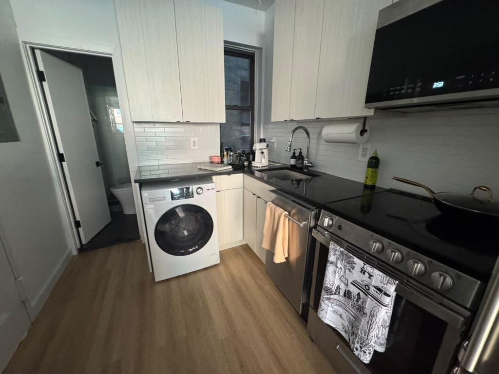 446 West 55th Street - Photo 1