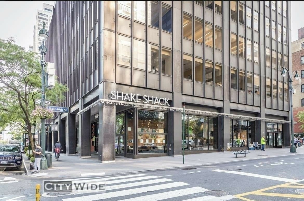 465 Lexington Avenue - Photo 4