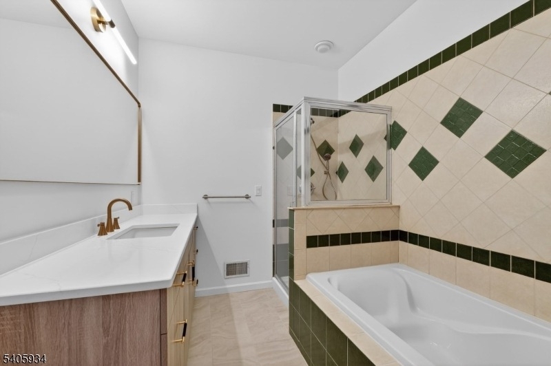 8 Maple Cres Unit 12 - Photo 9