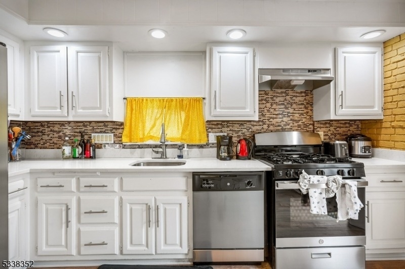 28 Florida St - Photo 8