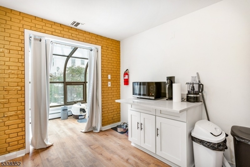 28 Florida St - Photo 11