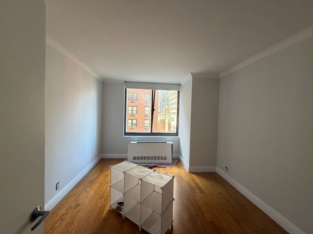 West 48th Street - Photo 17