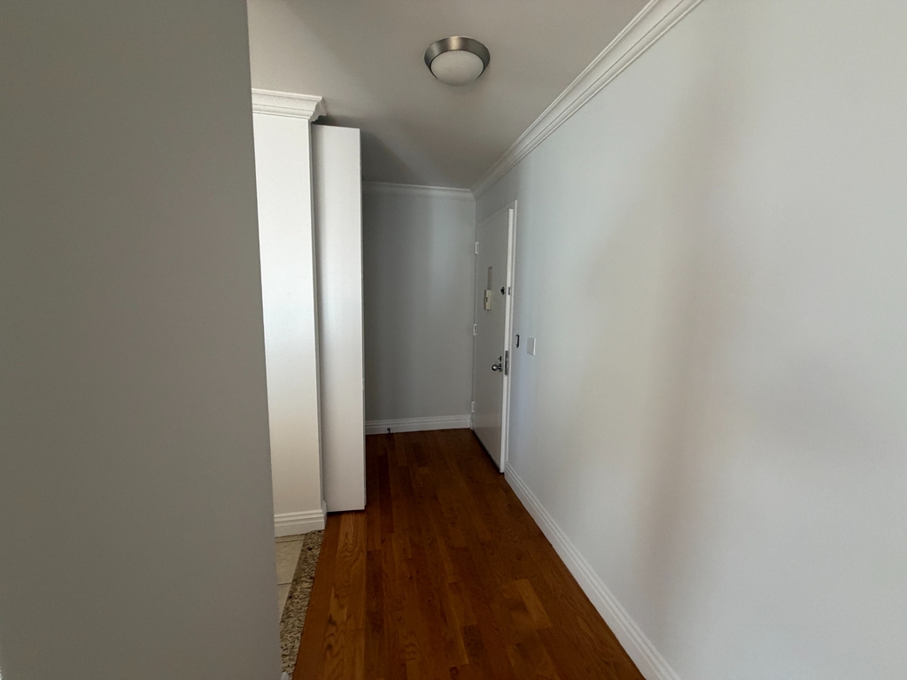 West 48th Street - Photo 3