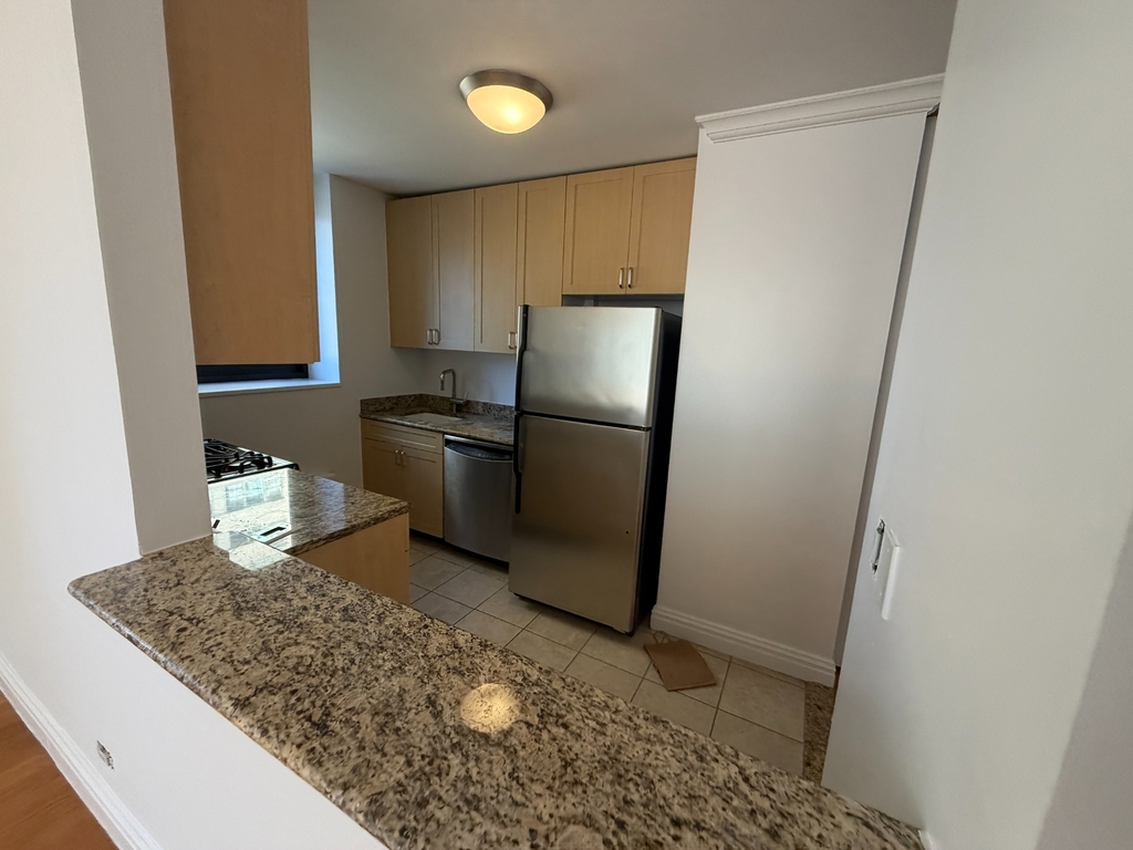 West 48th Street - Photo 5