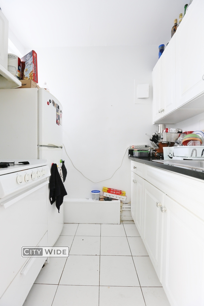 414 East 58th Street - Photo 2
