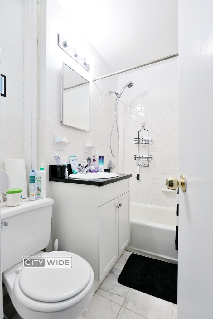 414 East 58th Street - Photo 3