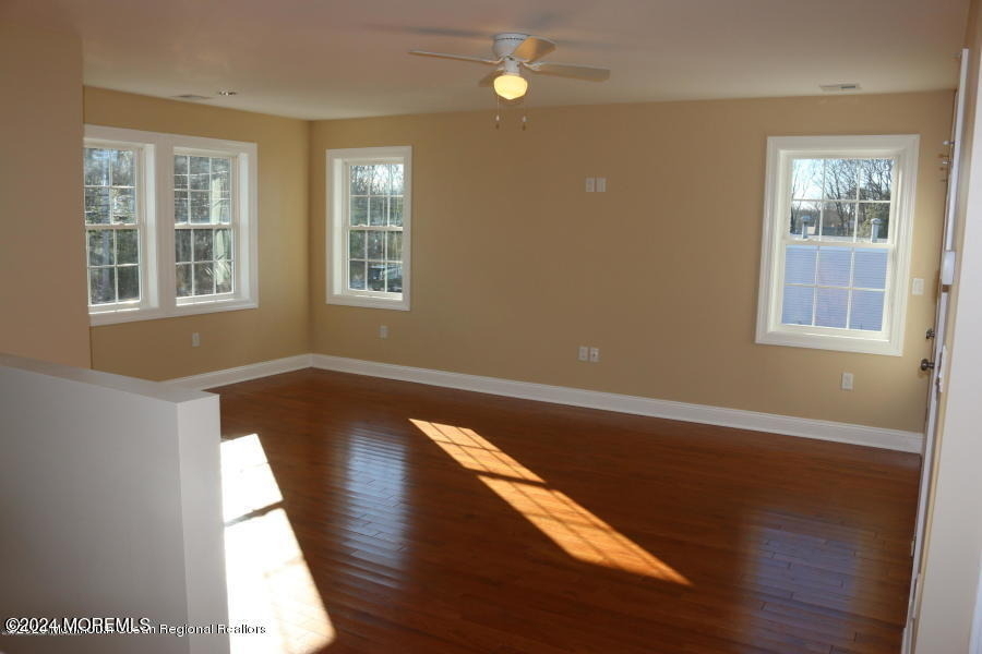 256 Mantoloking Road - Photo 4