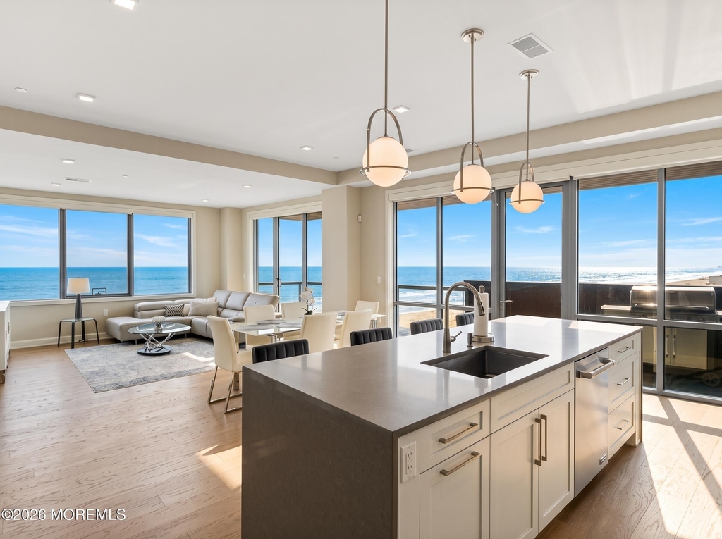 365 Ocean Boulevard - Photo 1