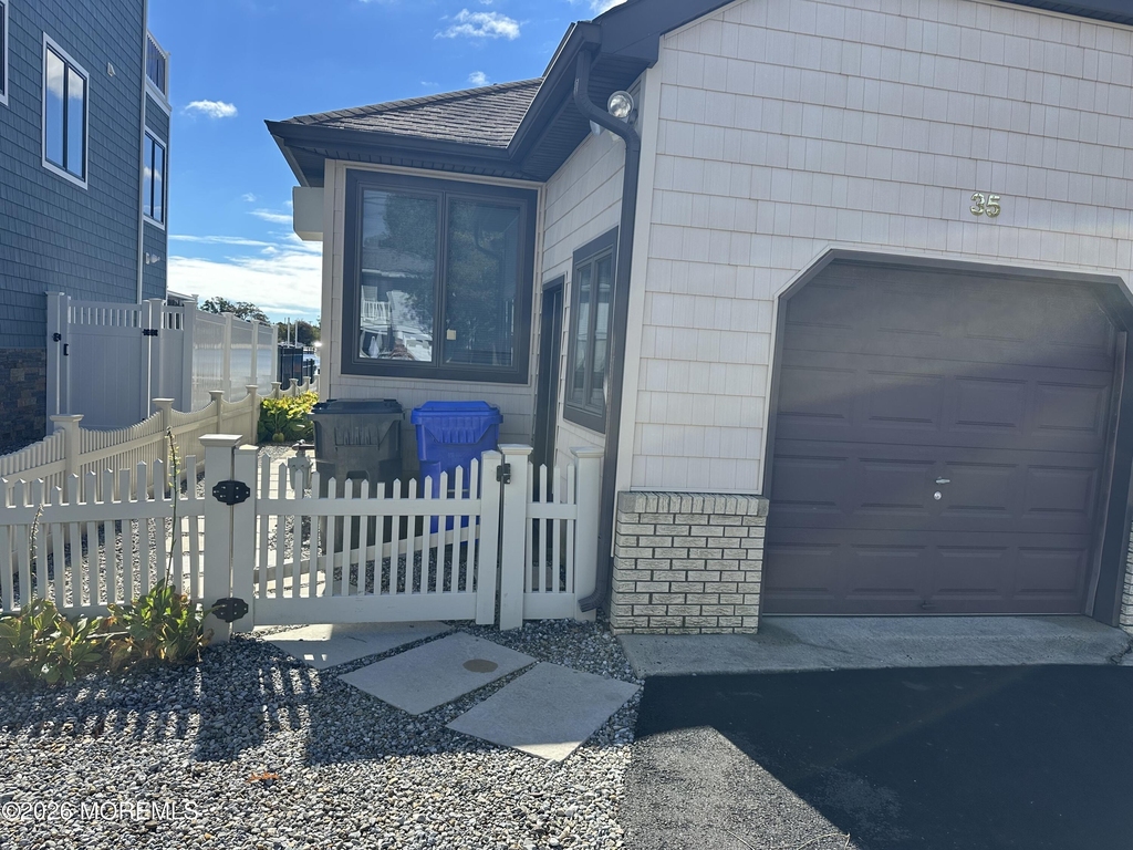 35 Bay Way - Photo 1