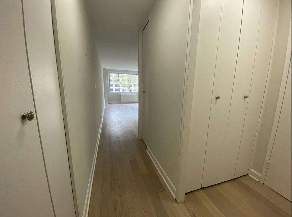 East 51st Street - Photo 2