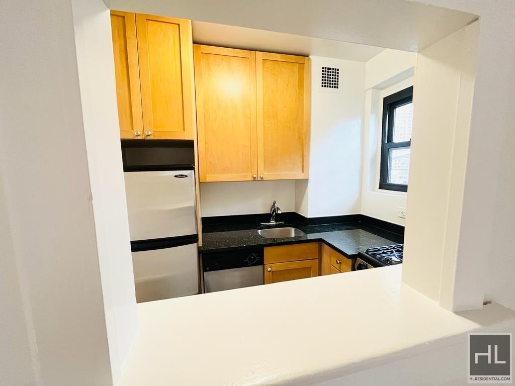 East 36 Street - Photo 1