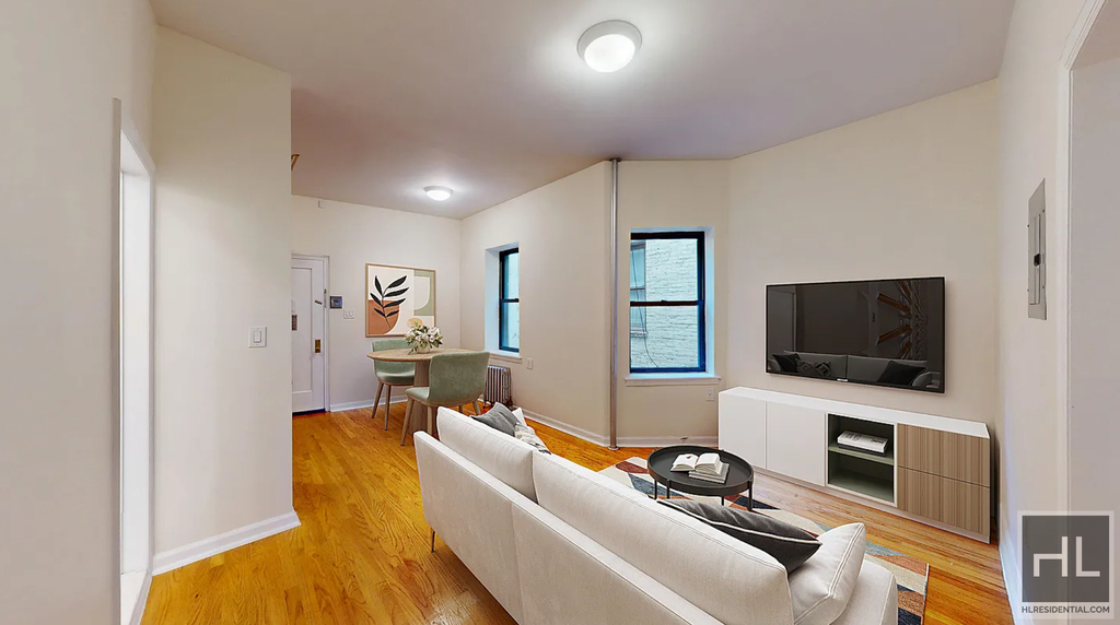 Grand Street - Photo 3