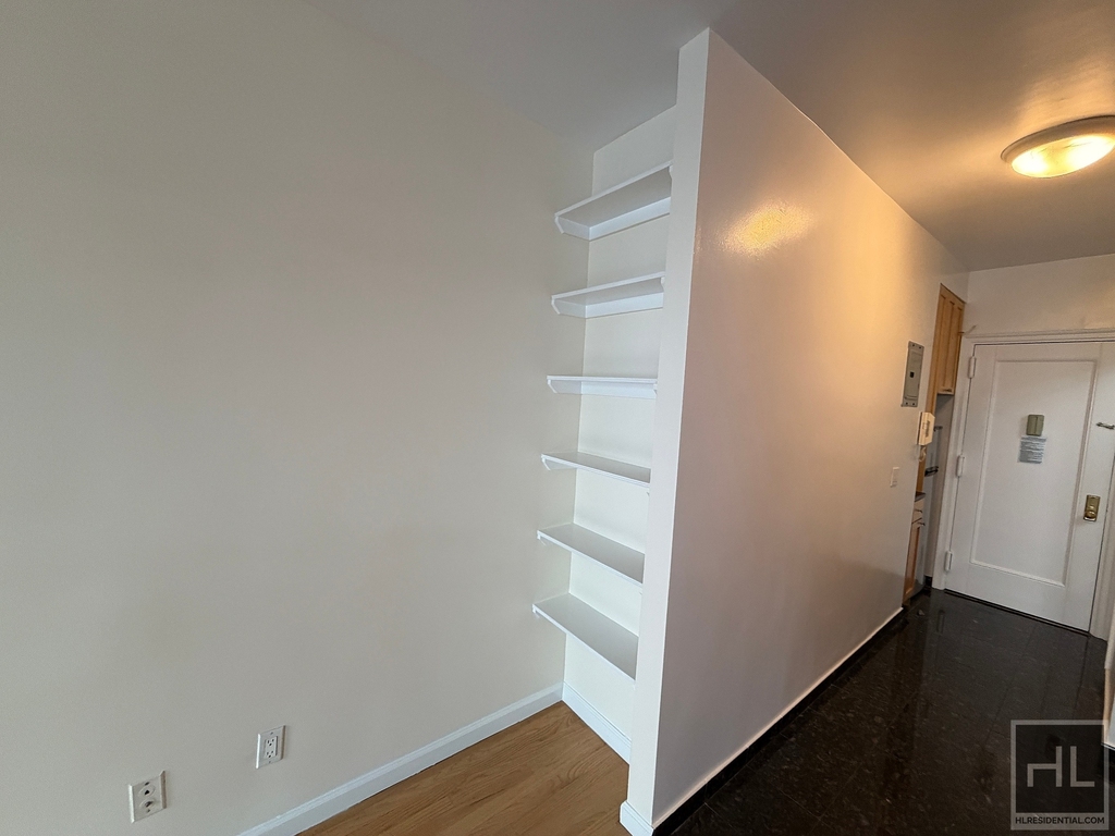 East 84th Street - Photo 5
