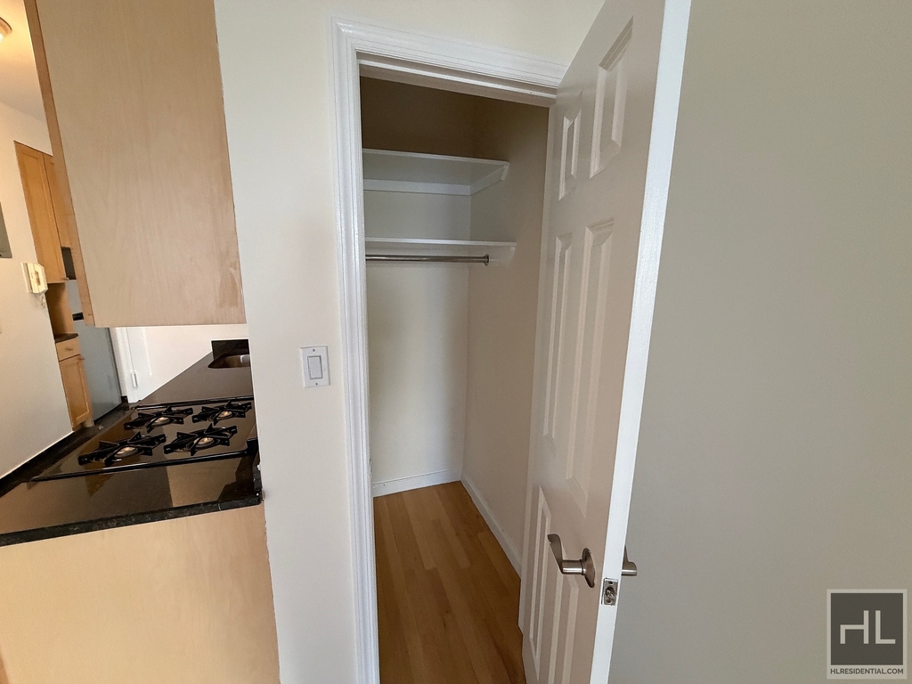 East 84th Street - Photo 6