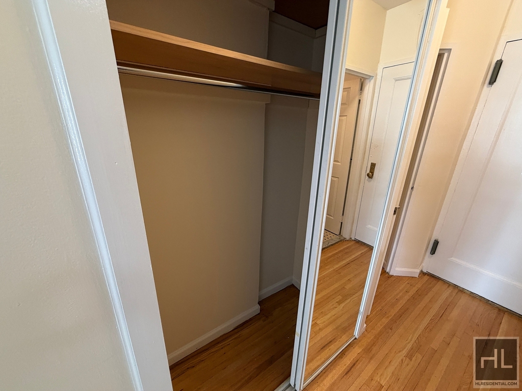 East 84 Street - Photo 4