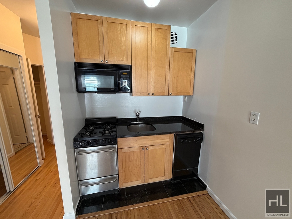 East 84 Street - Photo 2