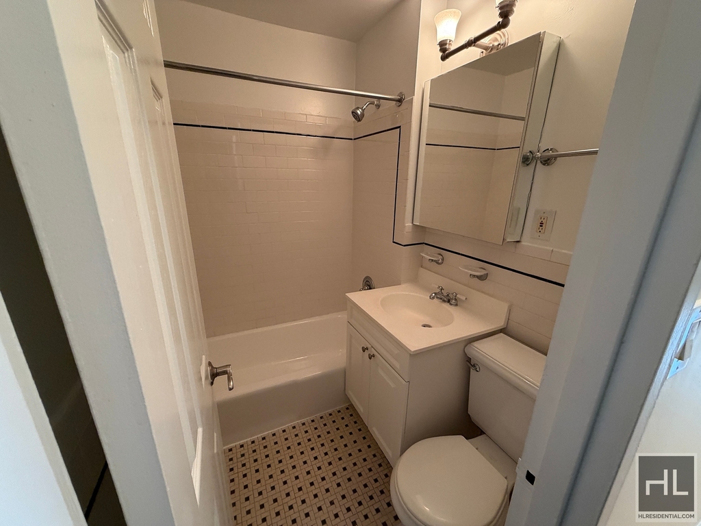 East 84 Street - Photo 5