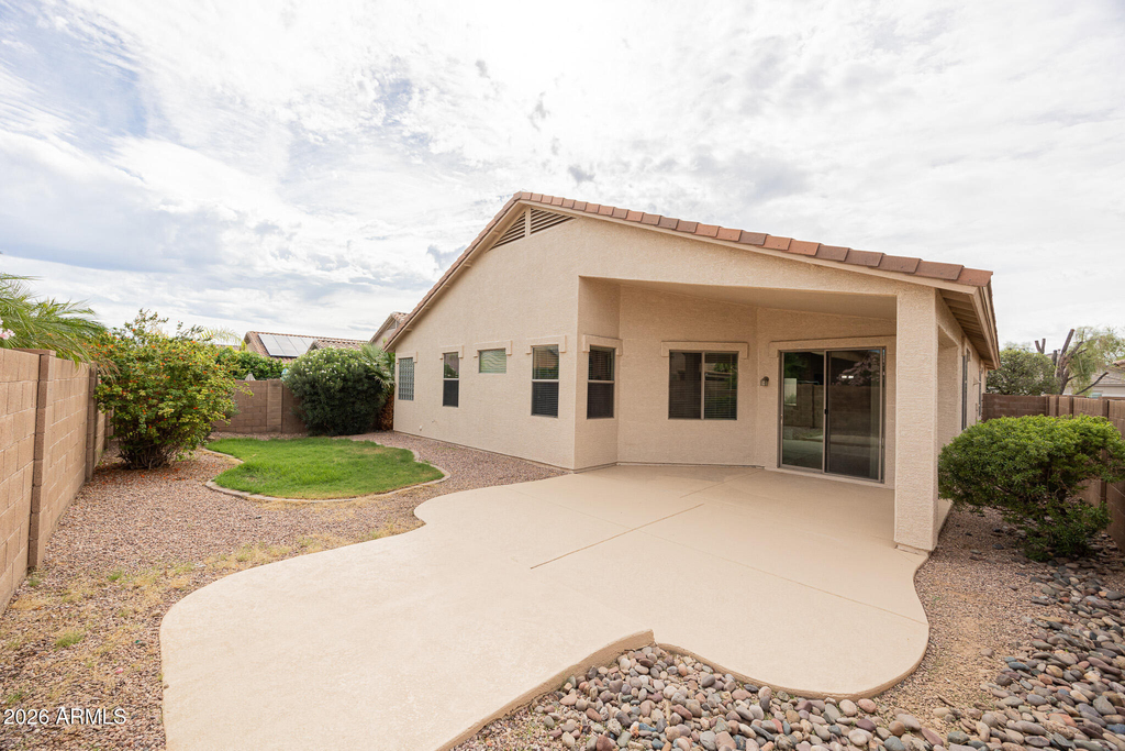 16874 W Tonbridge Street - Photo 30