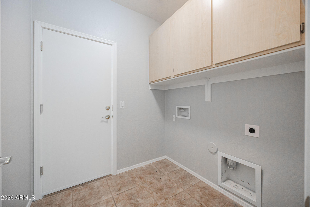 16874 W Tonbridge Street - Photo 27