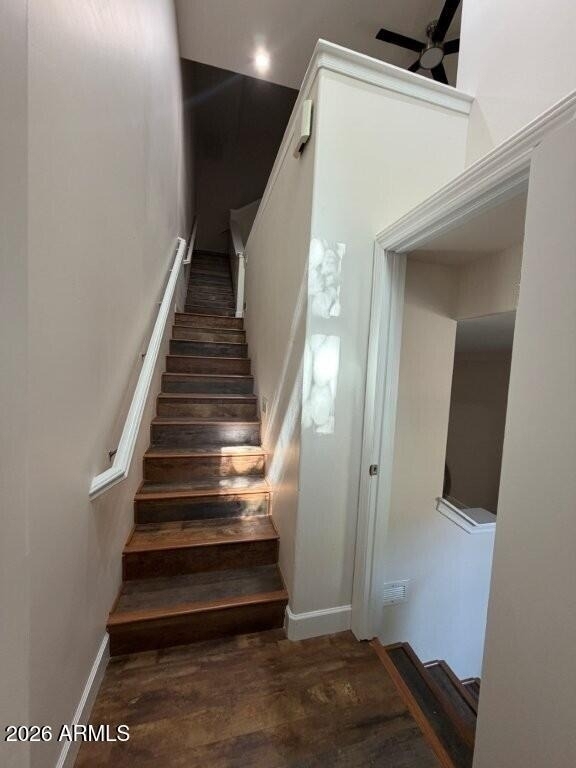 555 W 6th Street - Photo 8