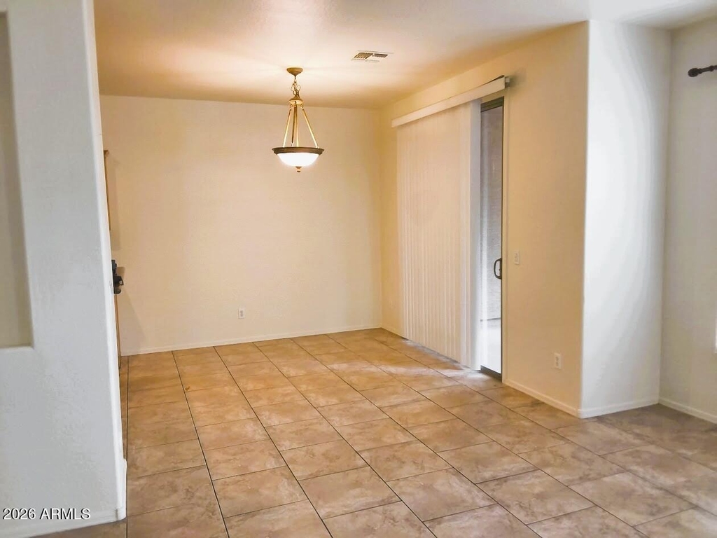 2600 E Springfield Place - Photo 7