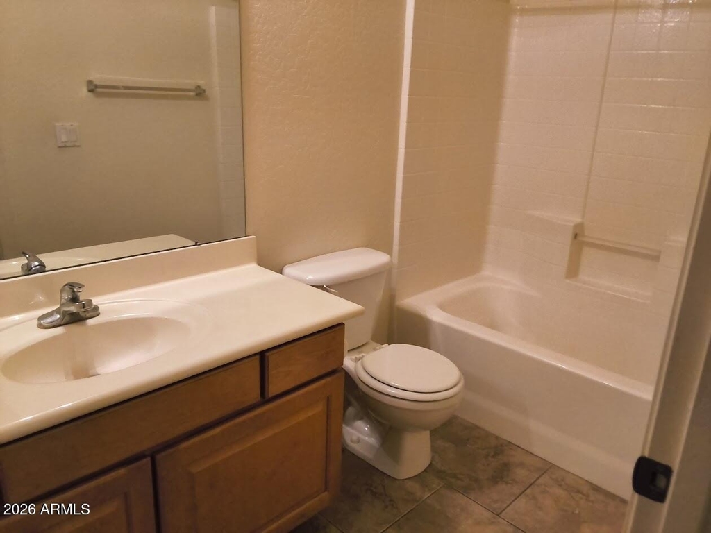 2600 E Springfield Place - Photo 16