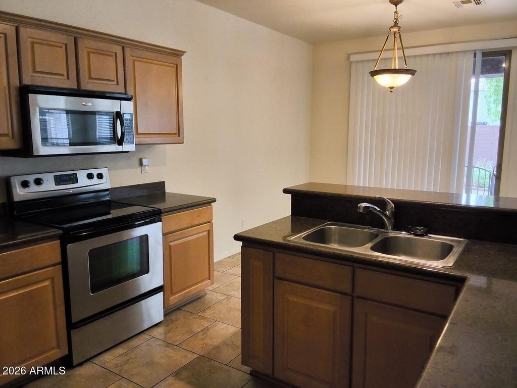 2600 E Springfield Place - Photo 12