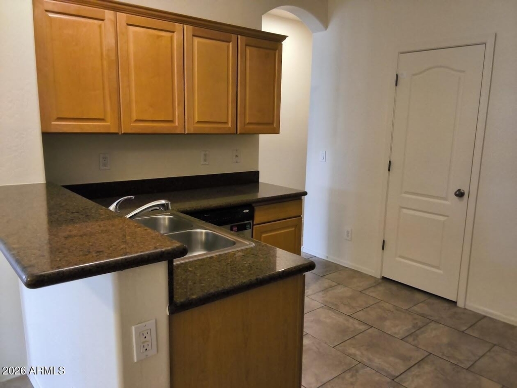 2600 E Springfield Place - Photo 10