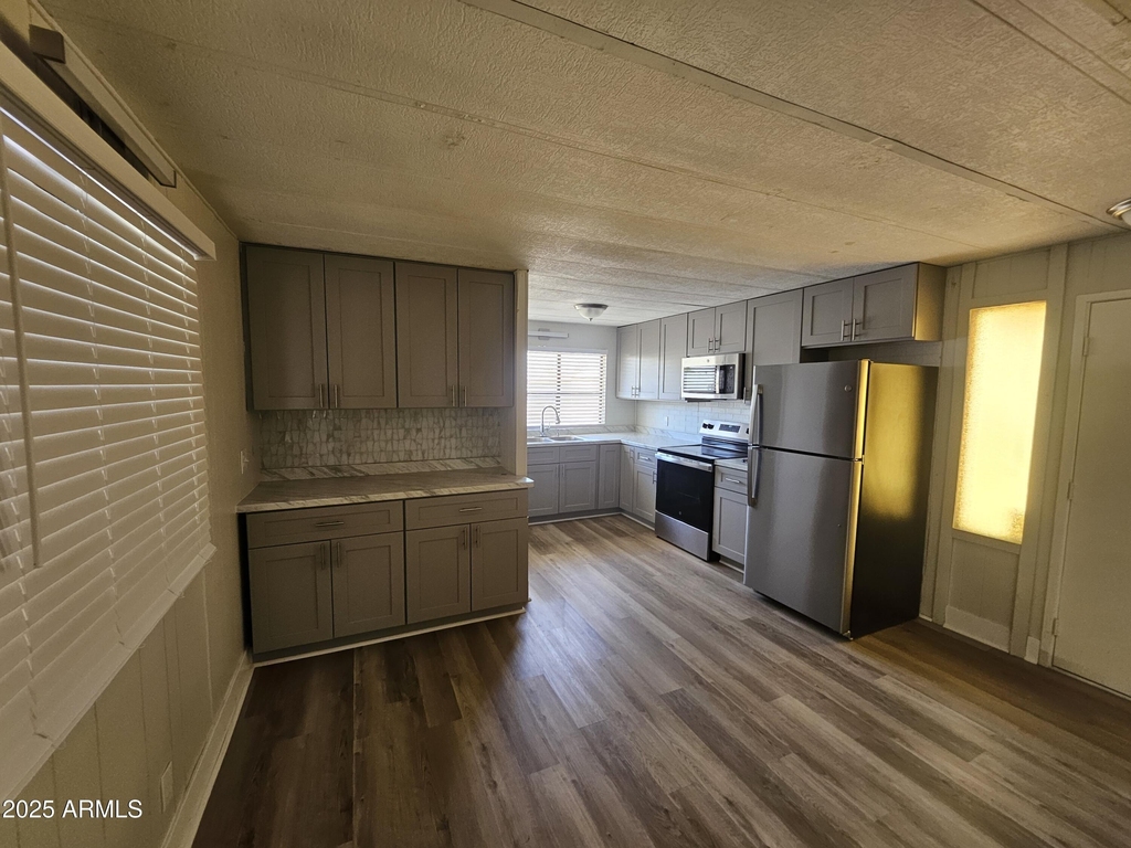 1113 W Corinthian Circle - Photo 3
